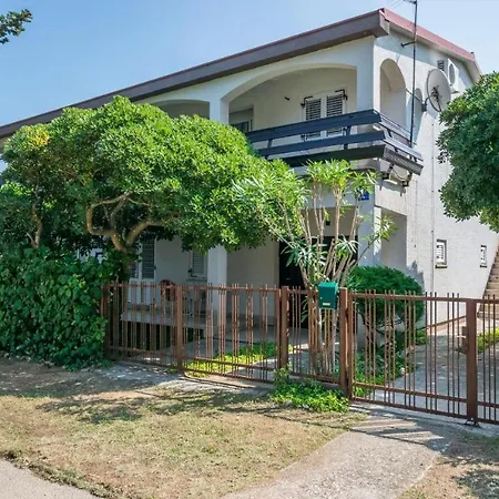 Mira Near The Sandy - By Ta Leut Agency بريفلاكا