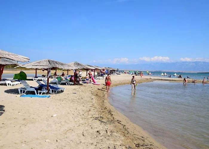 Mira Near The Sandy - By Ta Leut Agency *