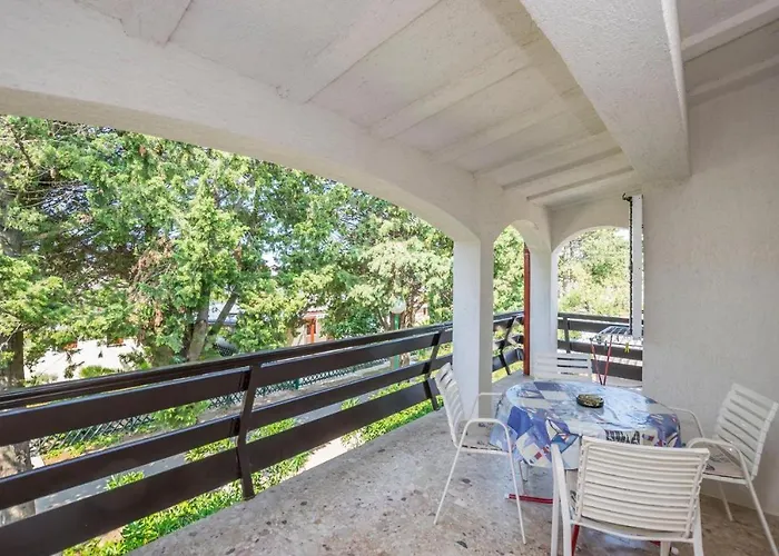 Mira Near The Sandy - By Ta Leut Agency * Privlaka (Zadar)