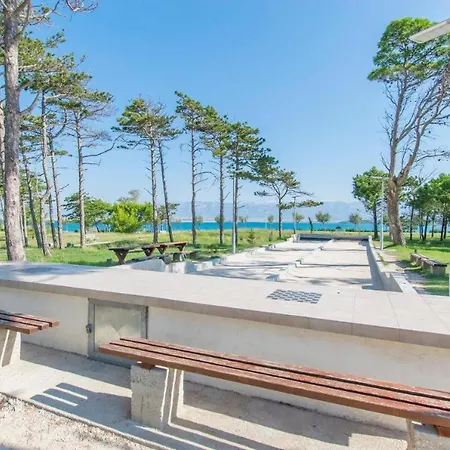 Apartment Mira Near The Sandy - By Ta Leut Agency Privlaka (Zadar)