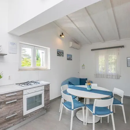 Mira Sabunike Near The Sandy - By Ta Leut Agency Lejlighed